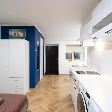 Apartment Private Entrance, Access Anytime, New Interior