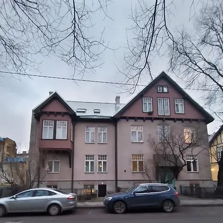Private Entrance, Access Anytime, New Interior Apartment *